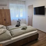 Unita Vendeghaz Apartament Viszák